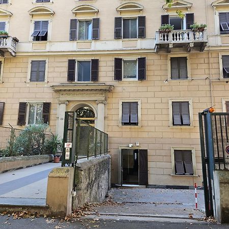 ホテル Casa Regis - Free Parking ジェノヴァ エクステリア 写真
